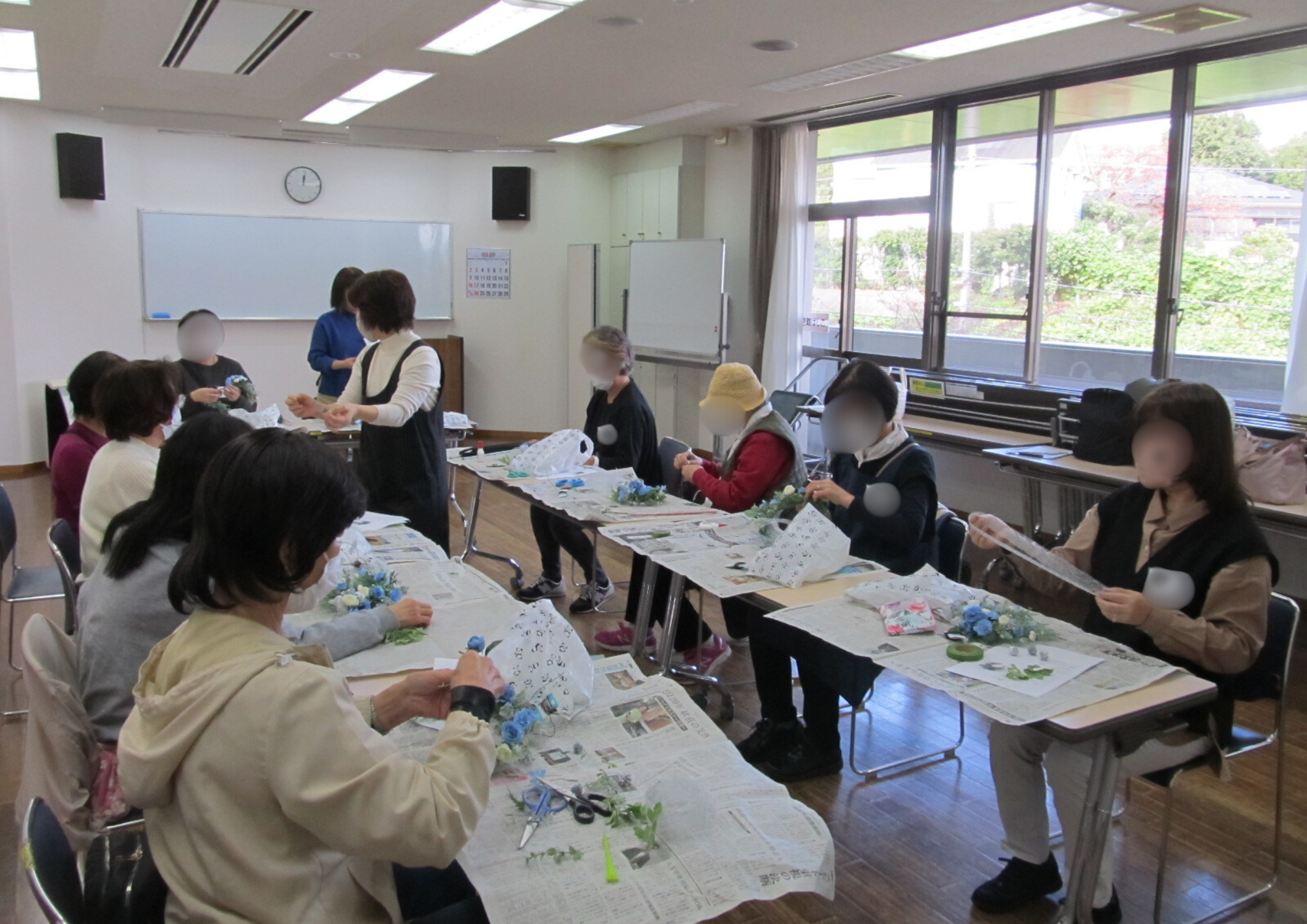 アーティフィシャルフラワー作成の様子 アーティフィシャルフラワー作成の様子