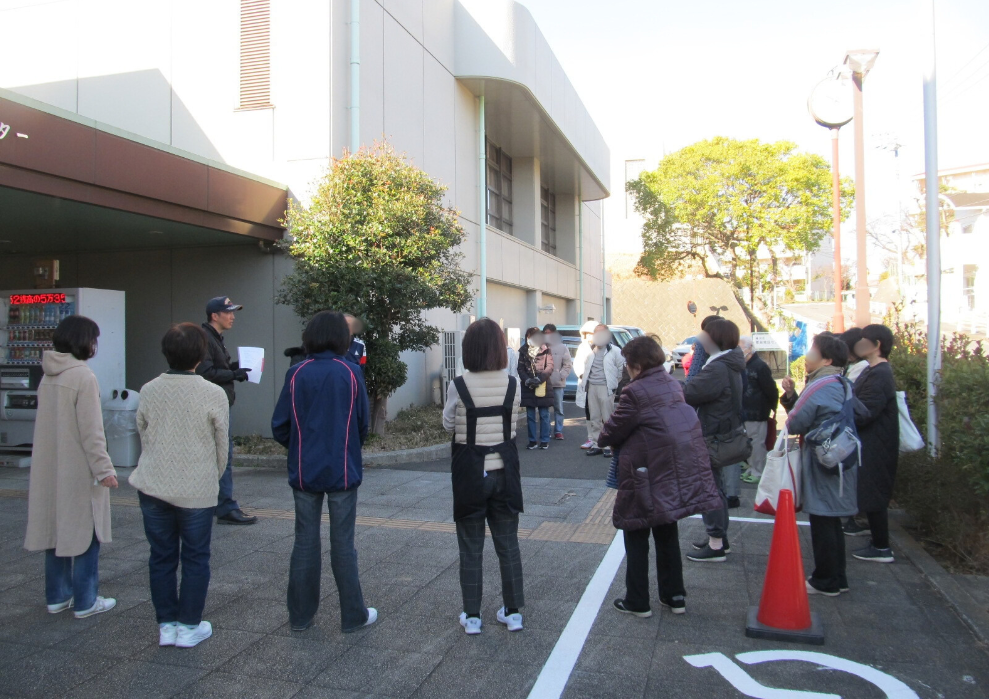 ���P���̗l�q