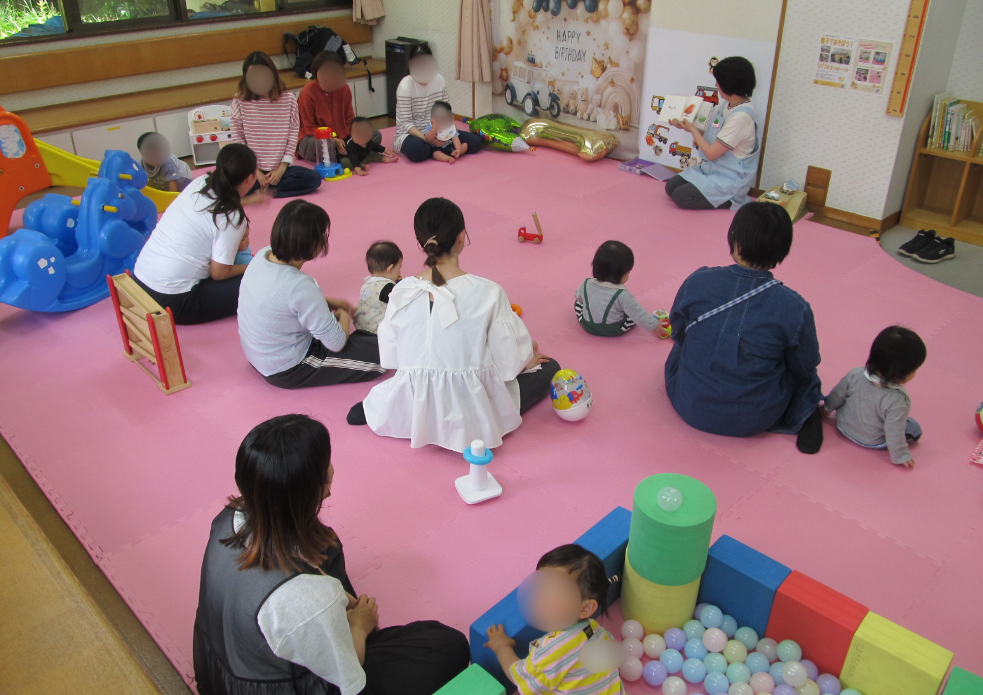 読み聞かせの様子 読み聞かせの様子