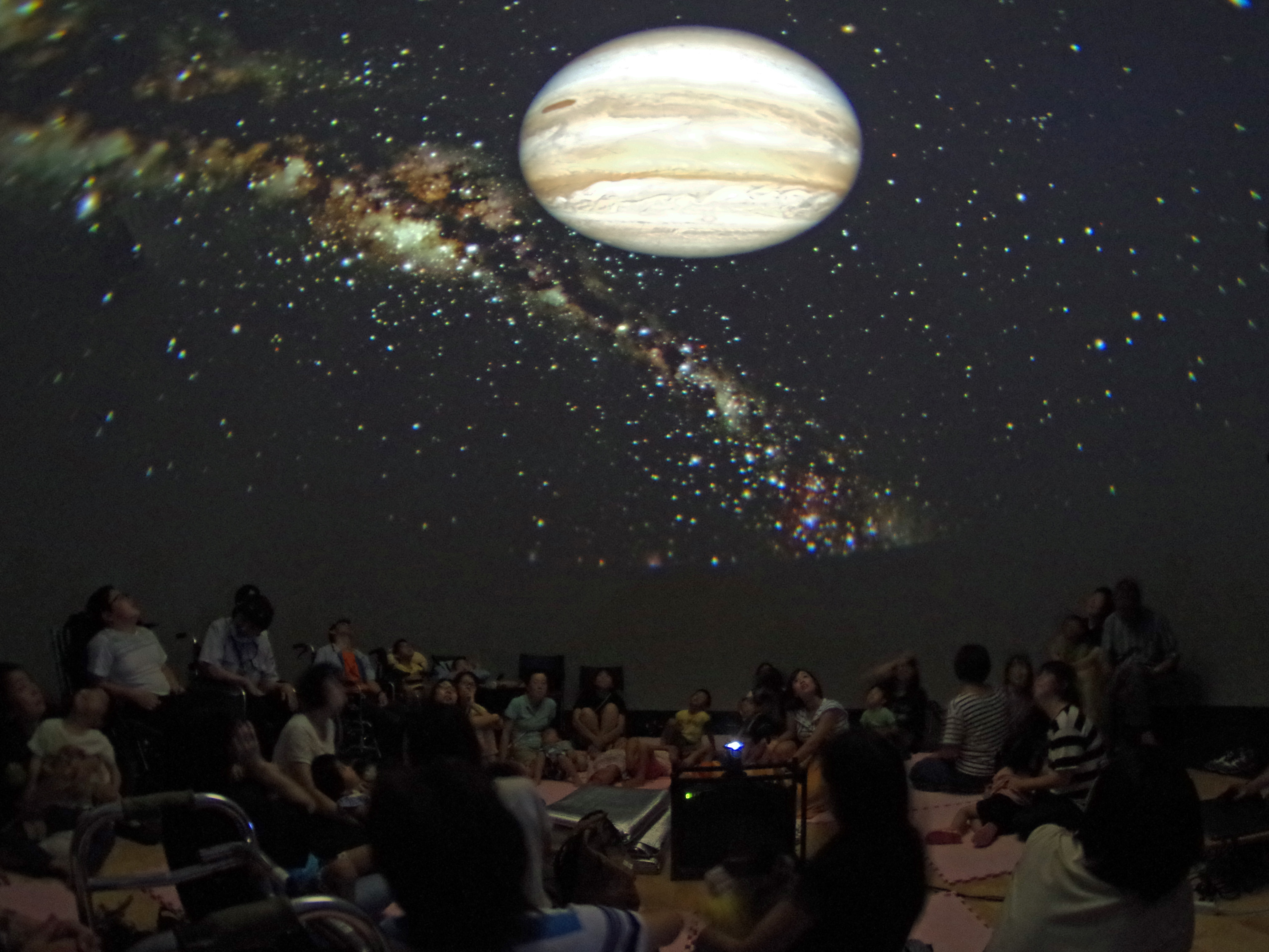 プラネタリウムの中 プラネタリウムの中